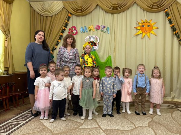 Праздник мам